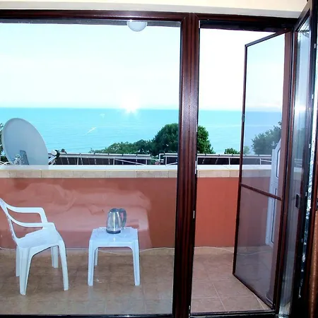 Sea View 4*